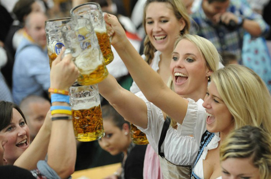 休假制度：欧洲最享受 亚洲最勤奋pg电子试玩网站免费盘点各国带薪(图3)