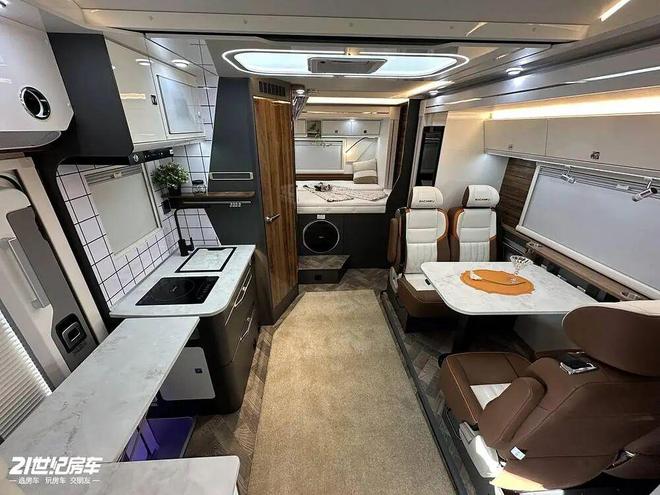 ：以“无极”之名定义全场景舒适旅居电子pg北京首钢房车展｜大驰房车(图2)